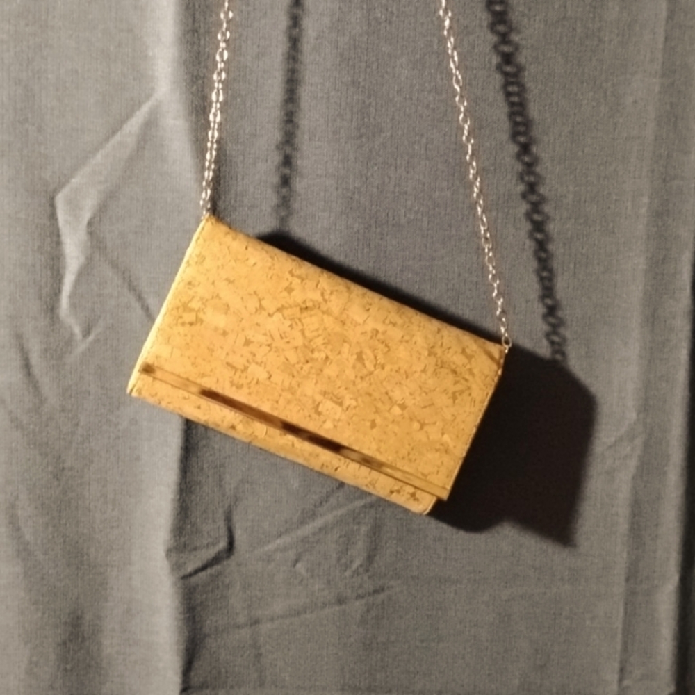 Corkscrew clutch/purse